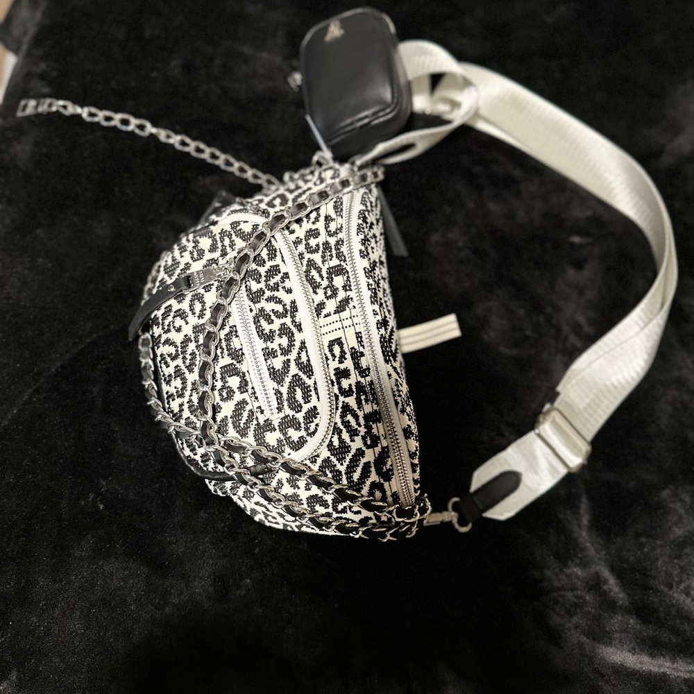 Steve Madden Fanny Pack/Sling bag